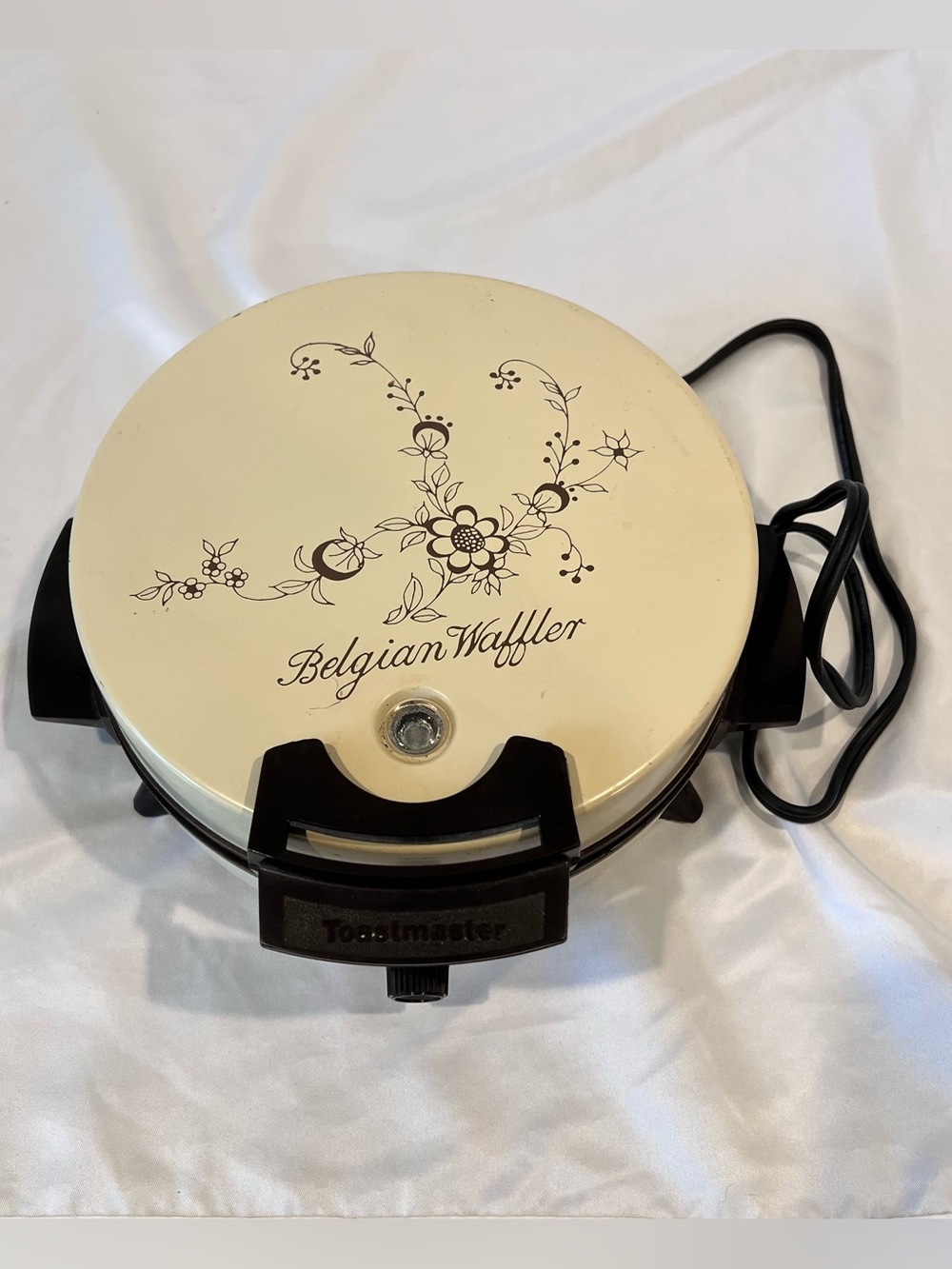 Vintage Toastmaster Belgian Waffle Maker Floral Cream